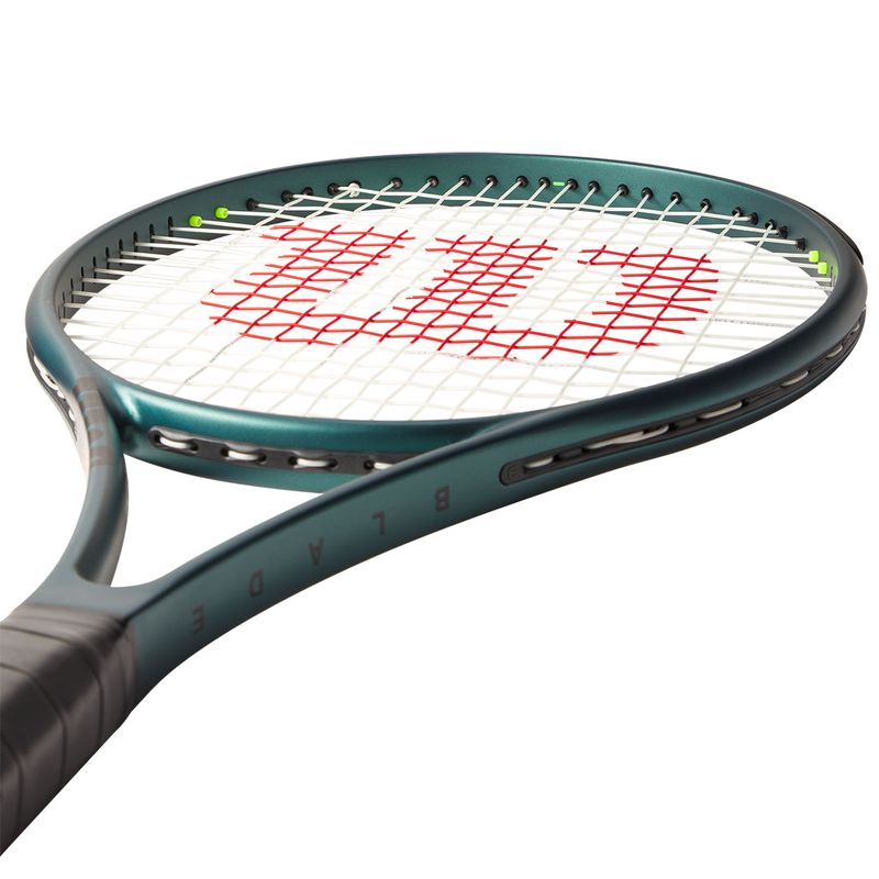 Wilson Blade 104 v9 Tennis Racquet