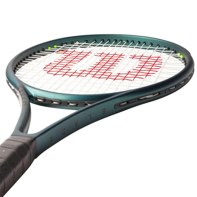 Wilson Blade 100L v9 Tennis Racquet