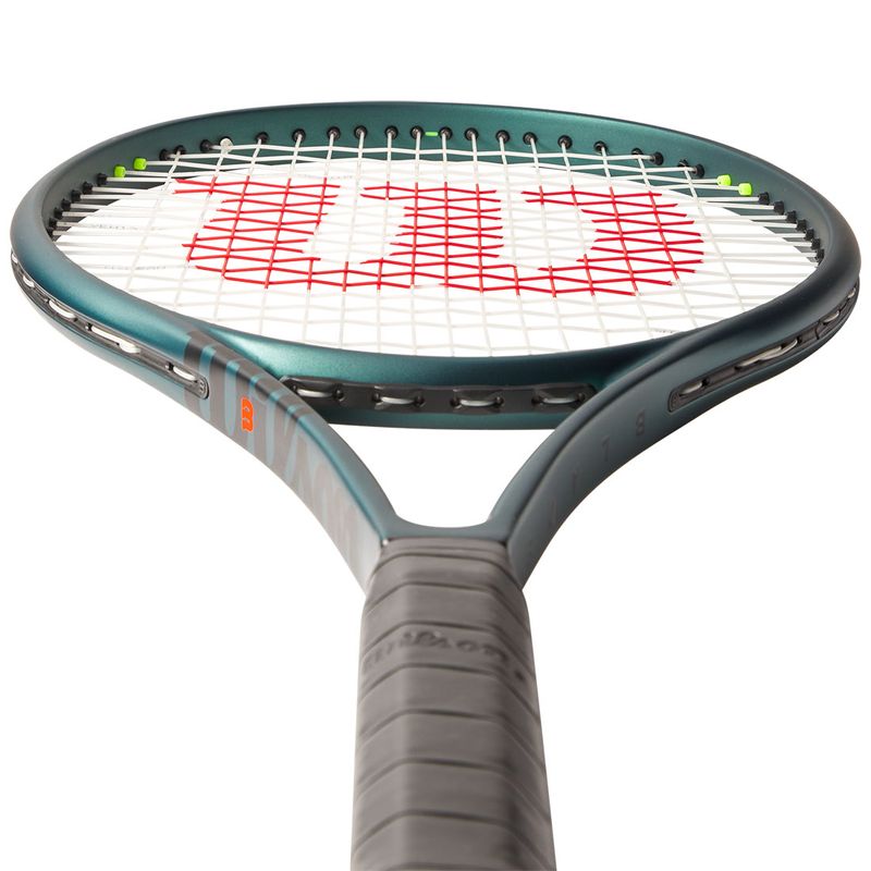 Wilson Blade 100L v9 Tennis Racquet