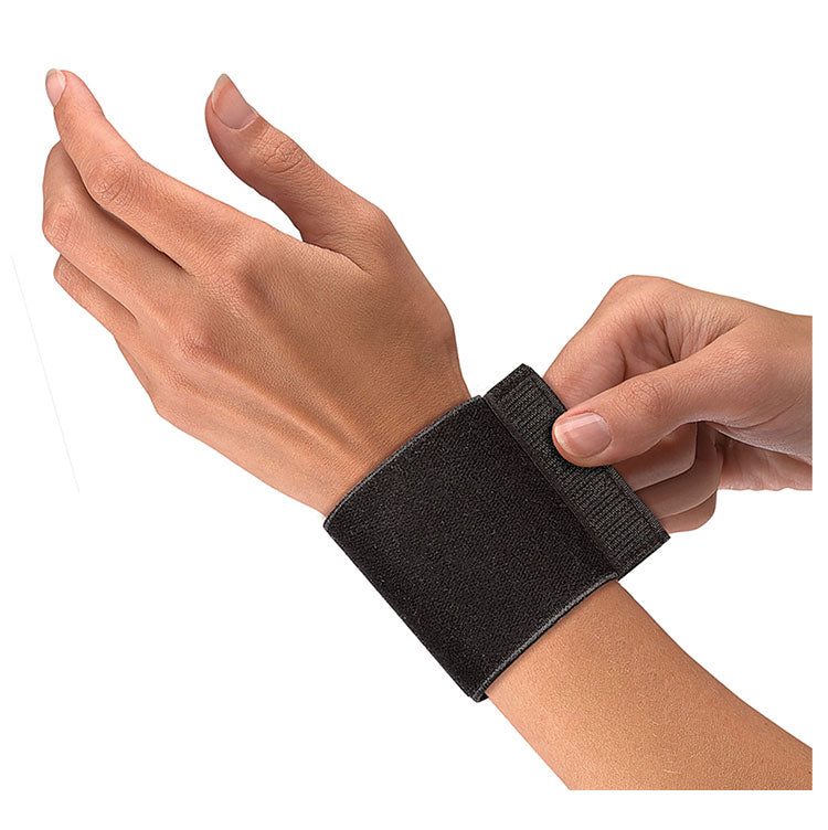 Mueller Elastic Wrist Support With Loop